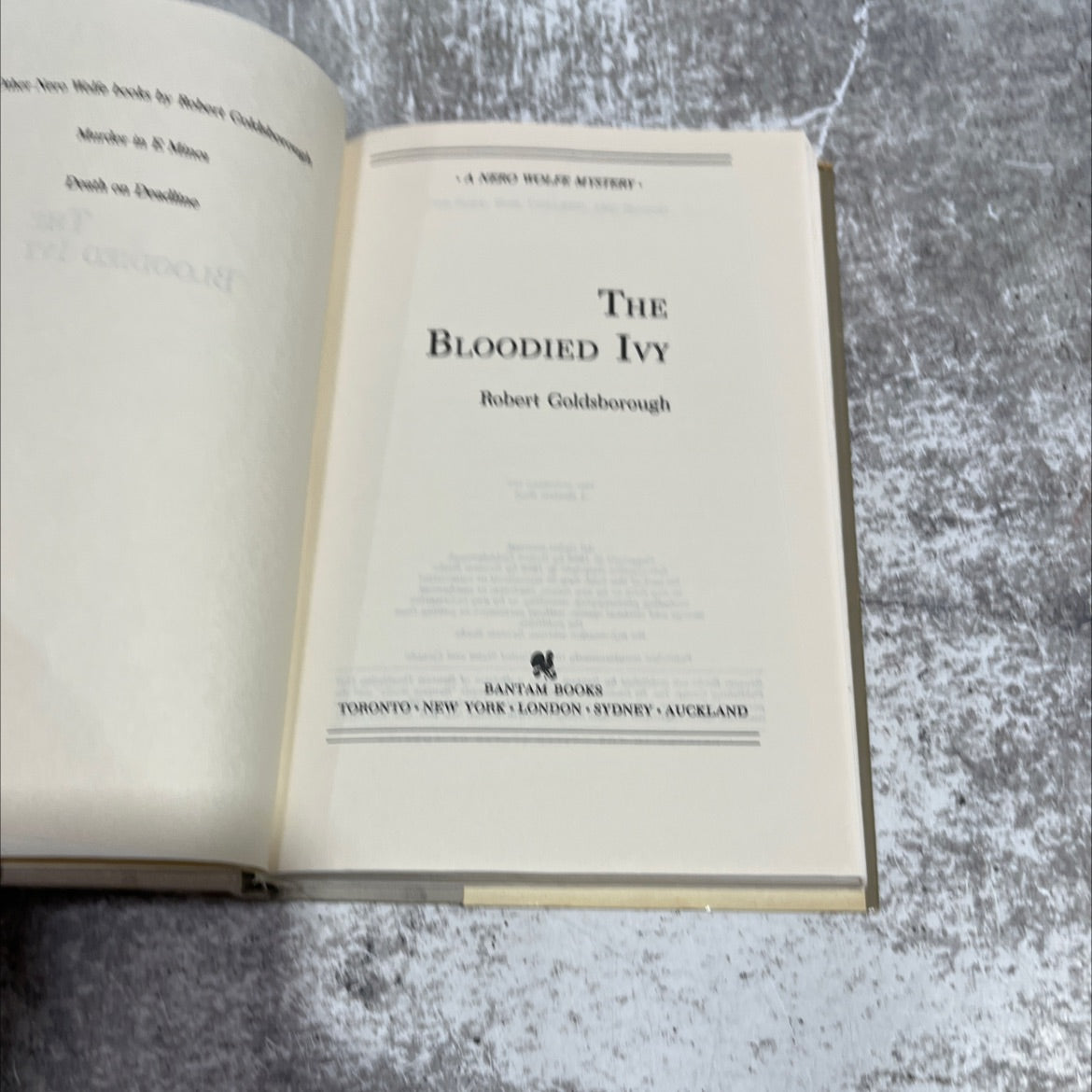 the bloodied ivy book, by Robert Goldsborough, 1988 Hardcover image 2
