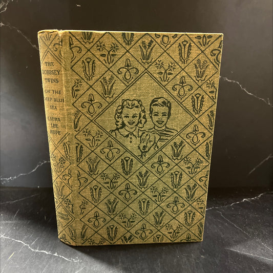 the bobbsey twins on the deep blue sea book, by laura lee hope, 1946 Hardcover image 1