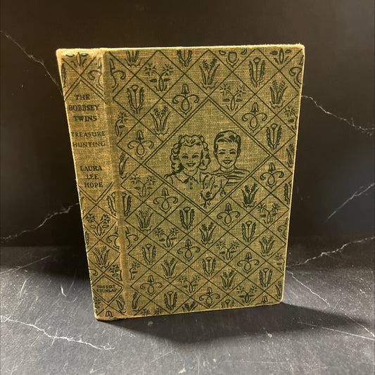 the bobbsey twins treasure hunting book, by laura lee hope, 1929 Hardcover image 1