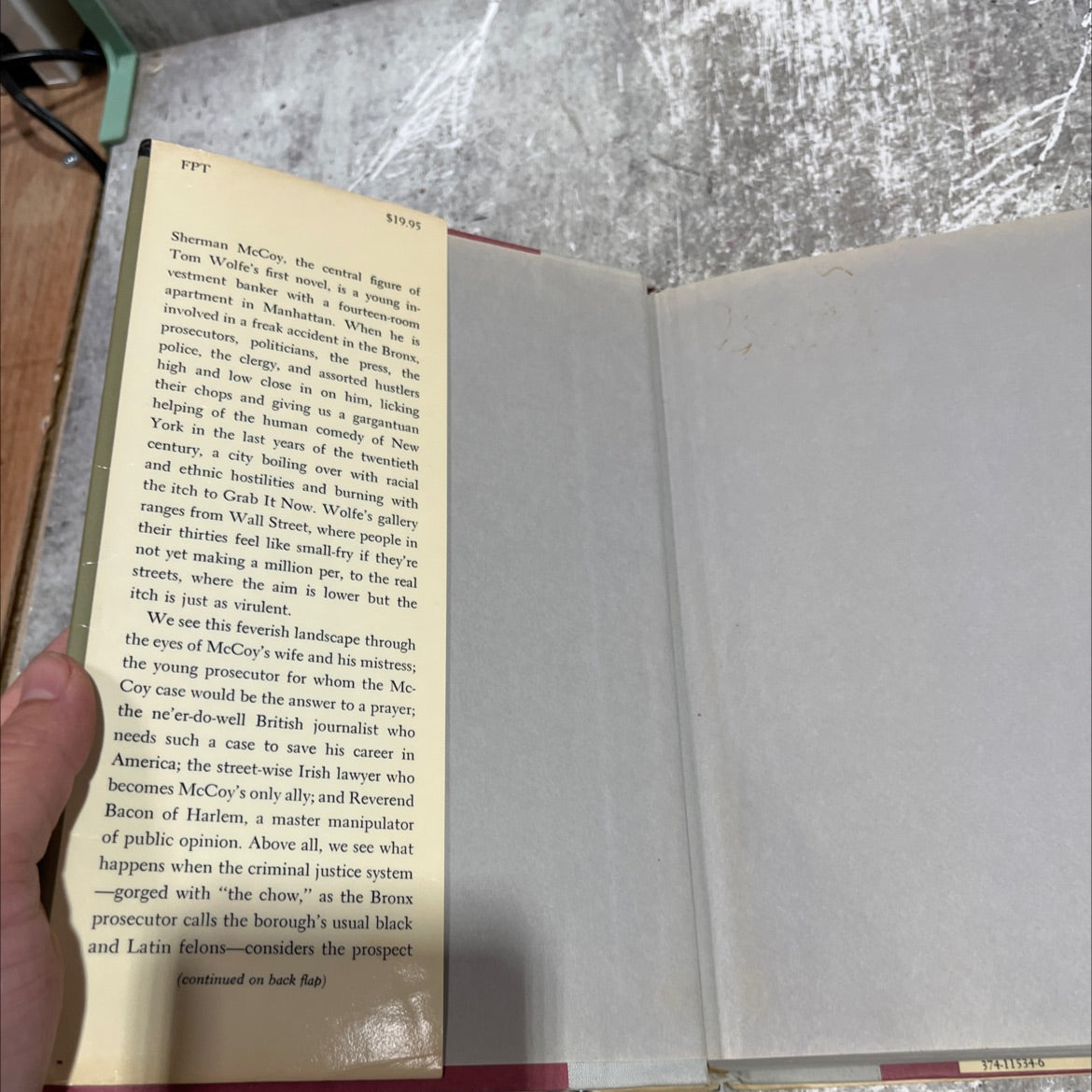 the bonfire of the vanities book, by Tom Wolfe, 1987 Hardcover image 4