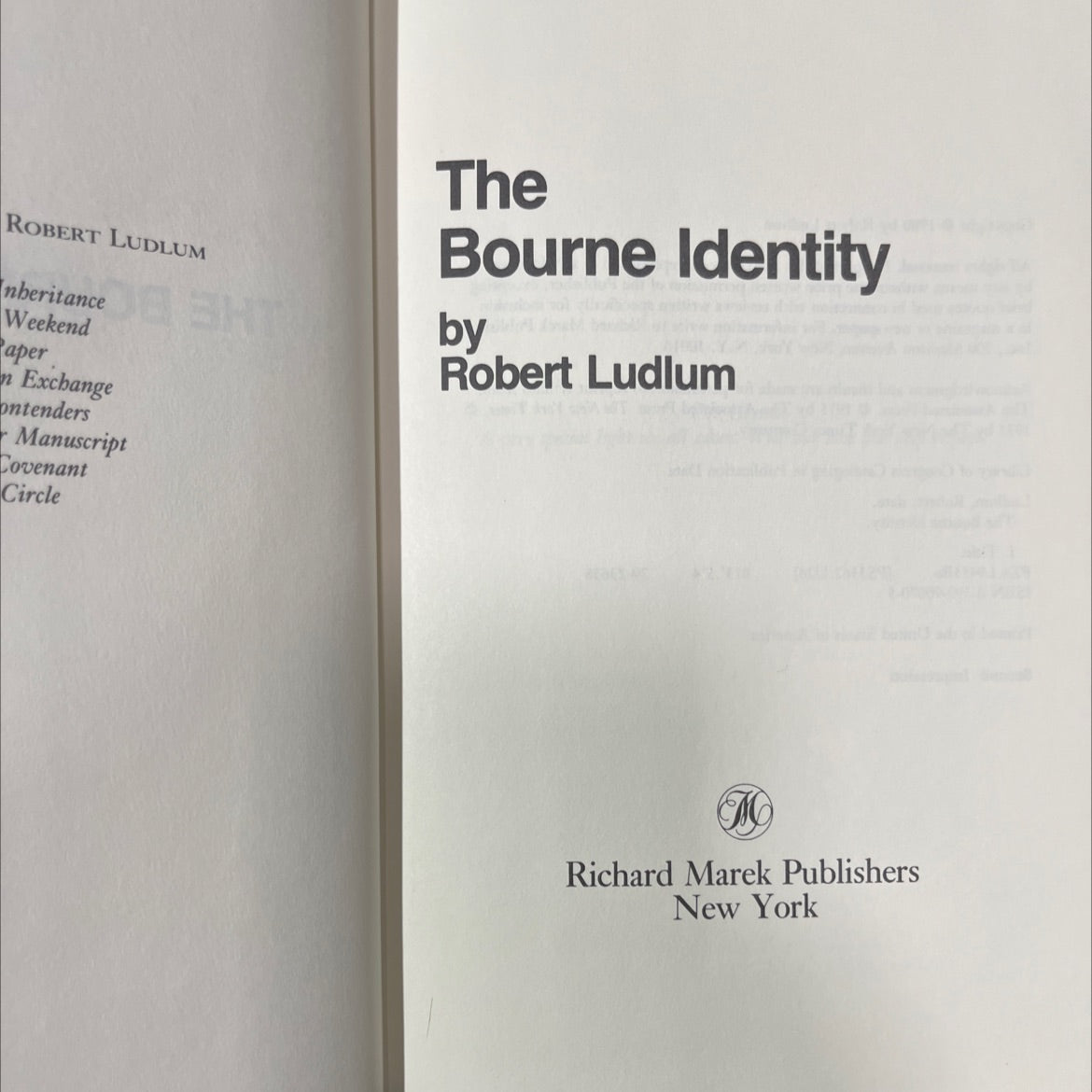 the bourne identity book, by Robert Ludlum, 1980 Hardcover image 2