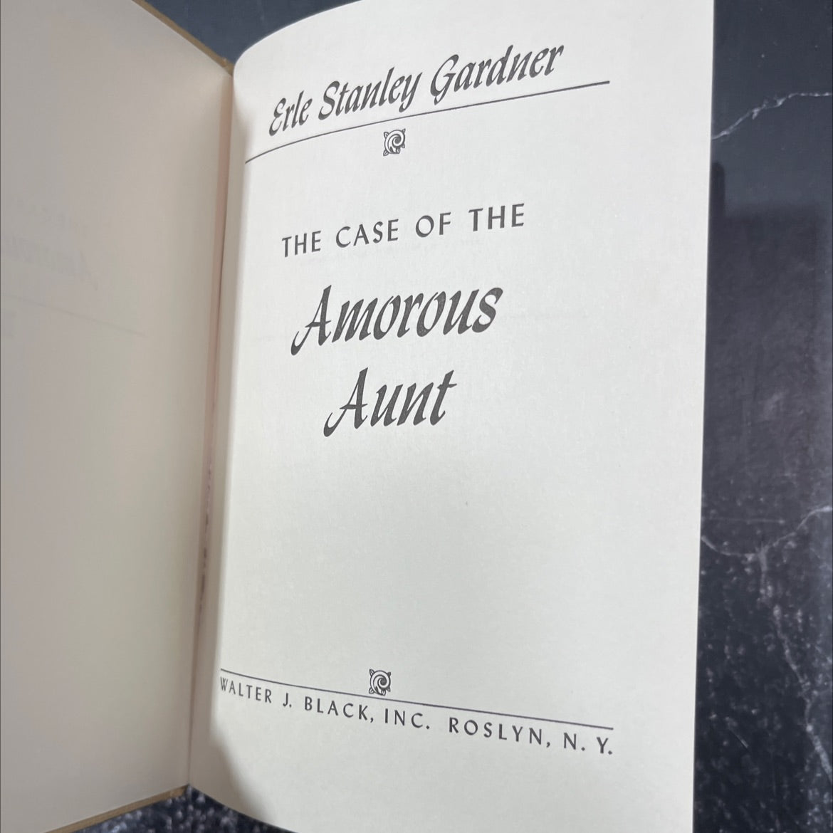 the case of the amorous aunt book, by erle stanley gardner, 1963 Hardcover image 2