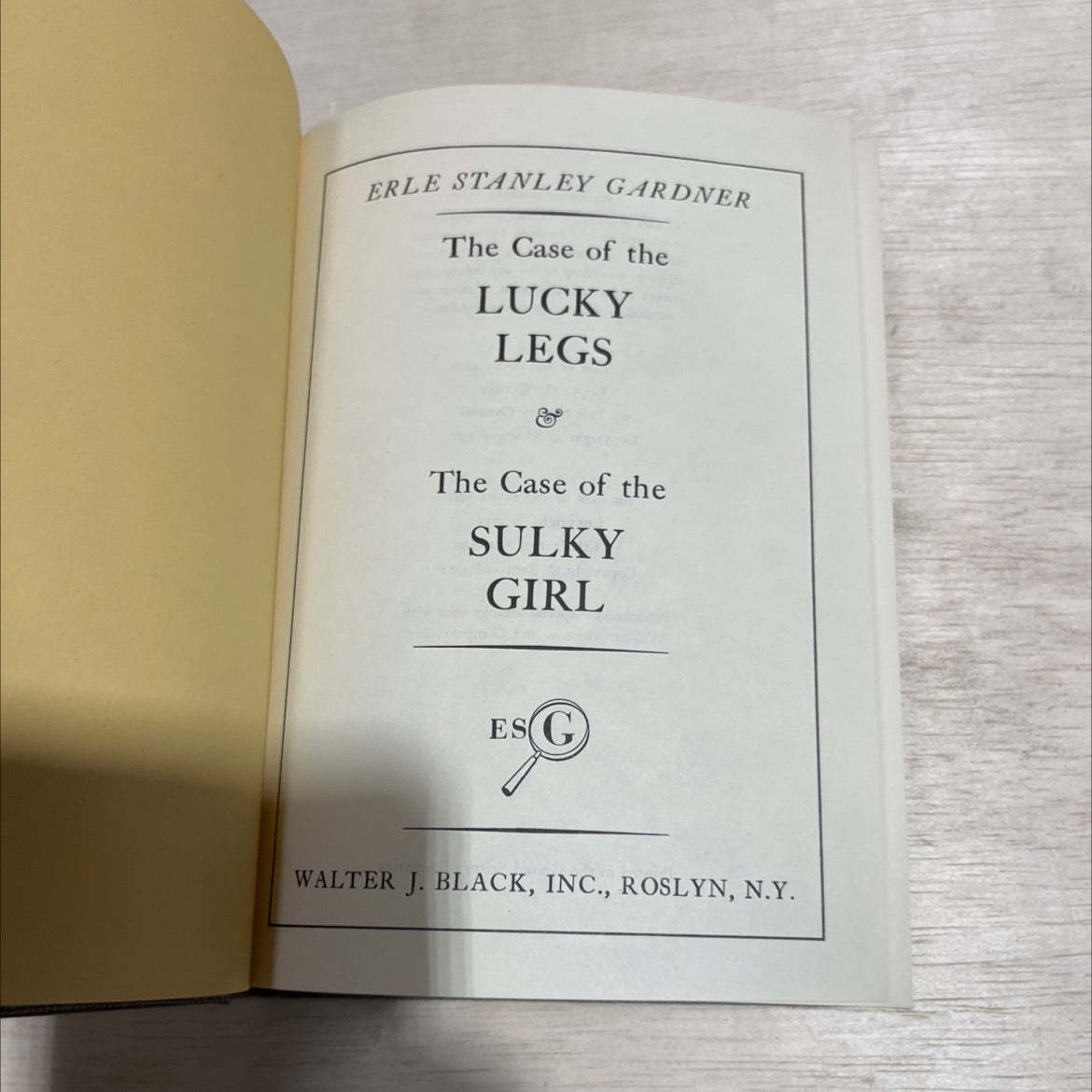 the case of the lucky legs book, by erle stanley gardner, 1962 Hardcover image 2