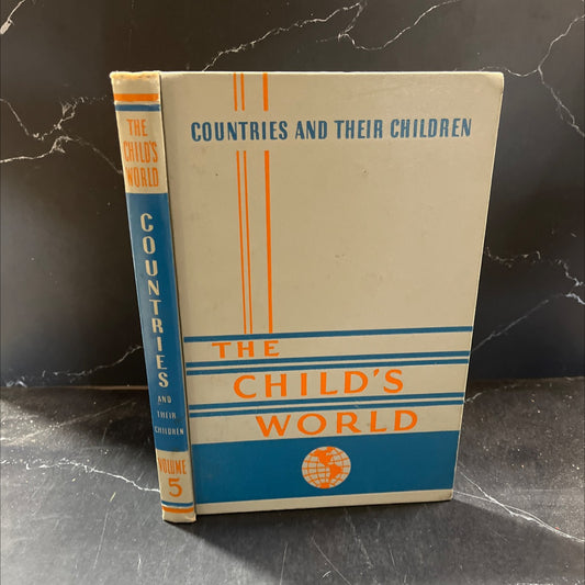 the child's world book, by nelle e. moore, 1959 Hardcover image 1
