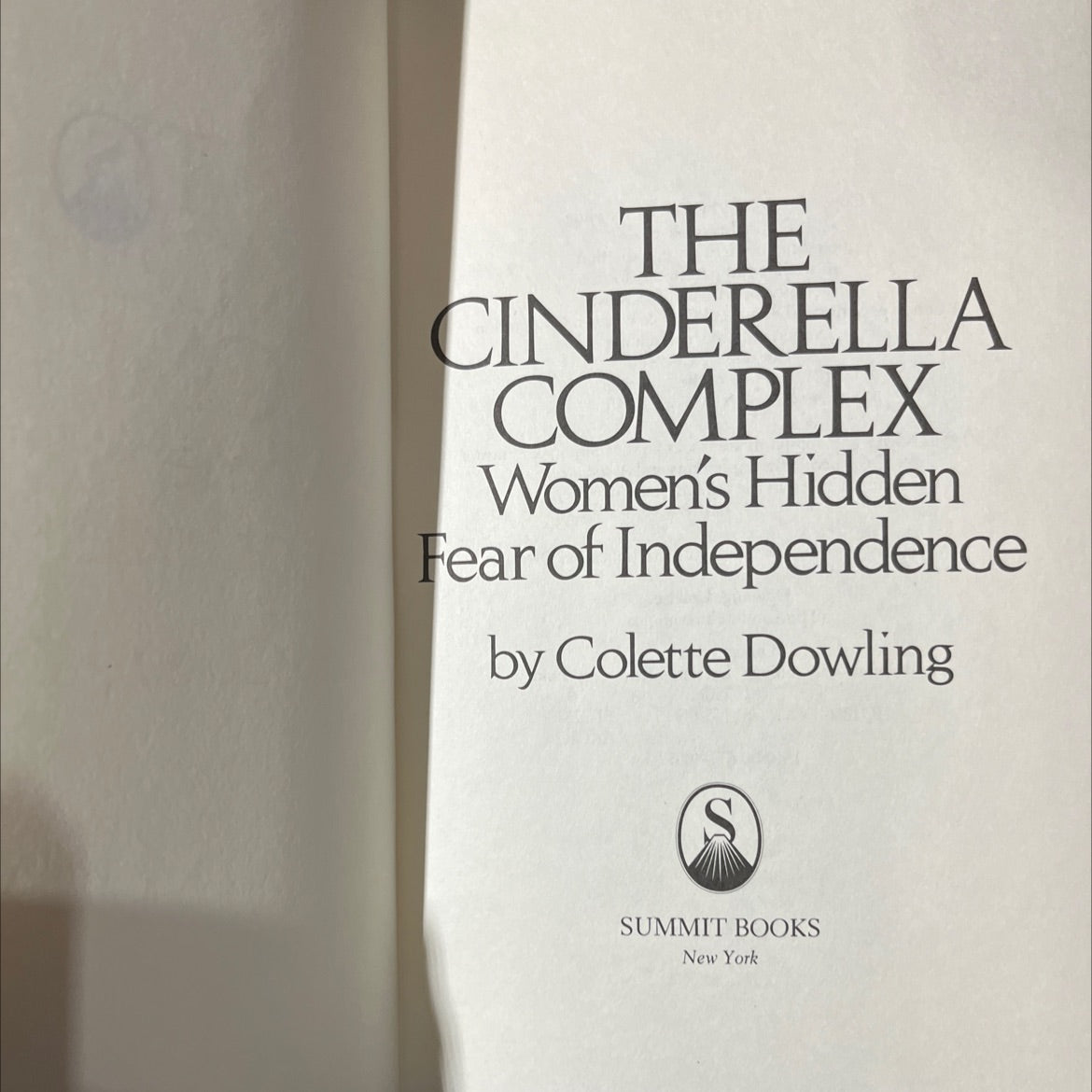 the cinderella complex women's hidden fear of independence book, by Colette Dowling, 1981 Hardcover image 2