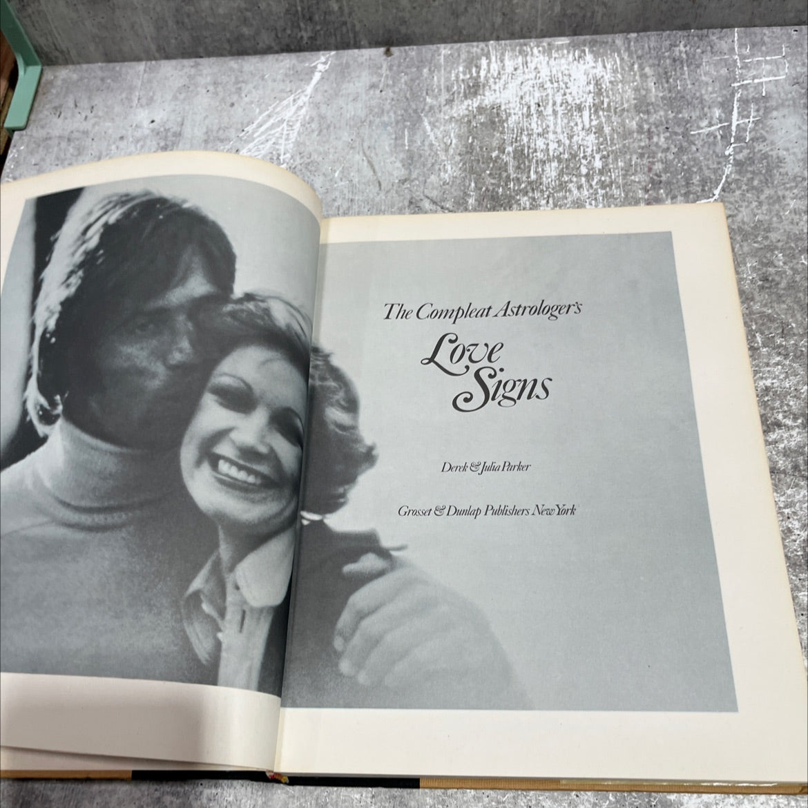 the compleat astrologer's love signs book, by Derek & Julia Parker, 1974 Hardcover image 2
