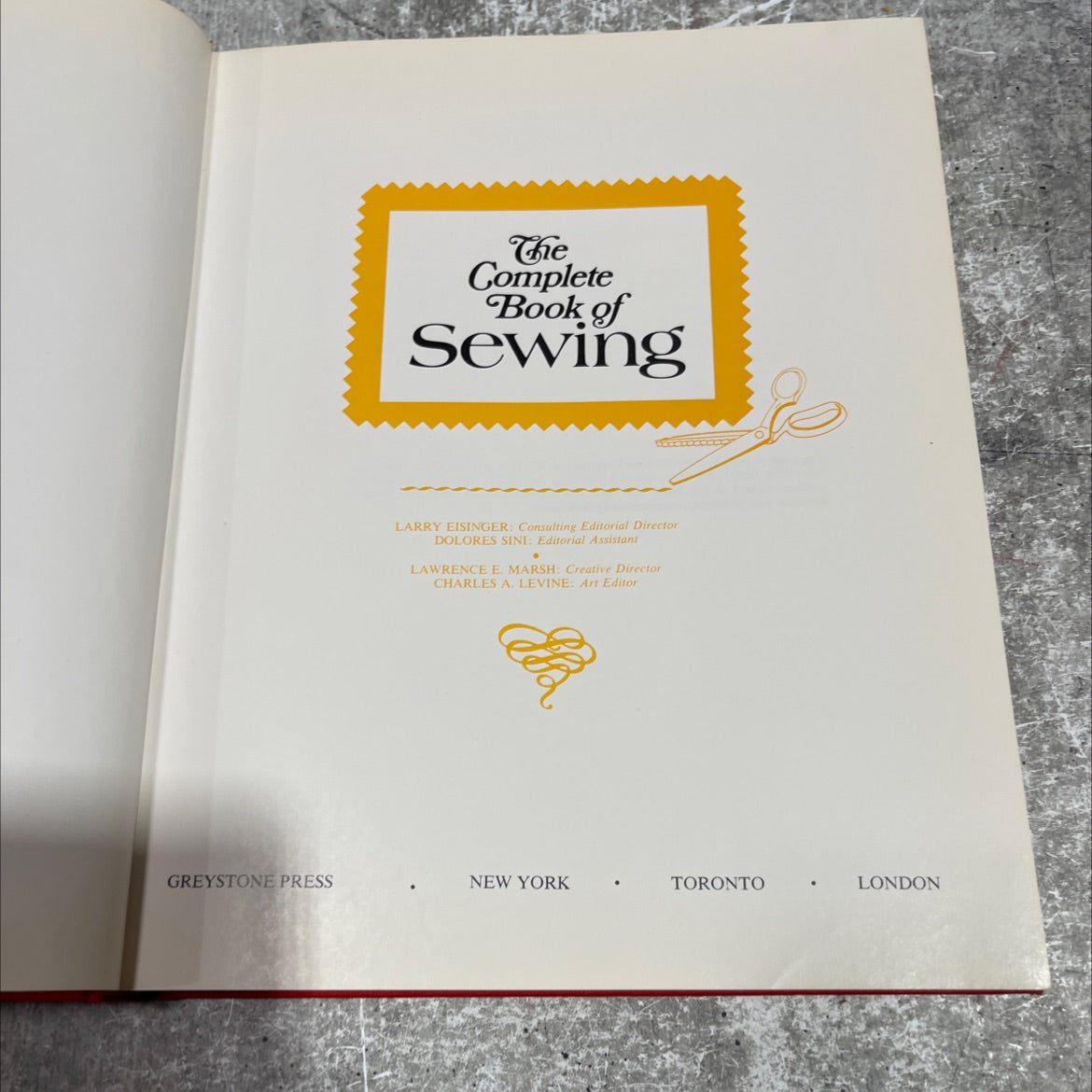 the complete book of sewing book, by larry eisinger, 1972 Hardcover image 2