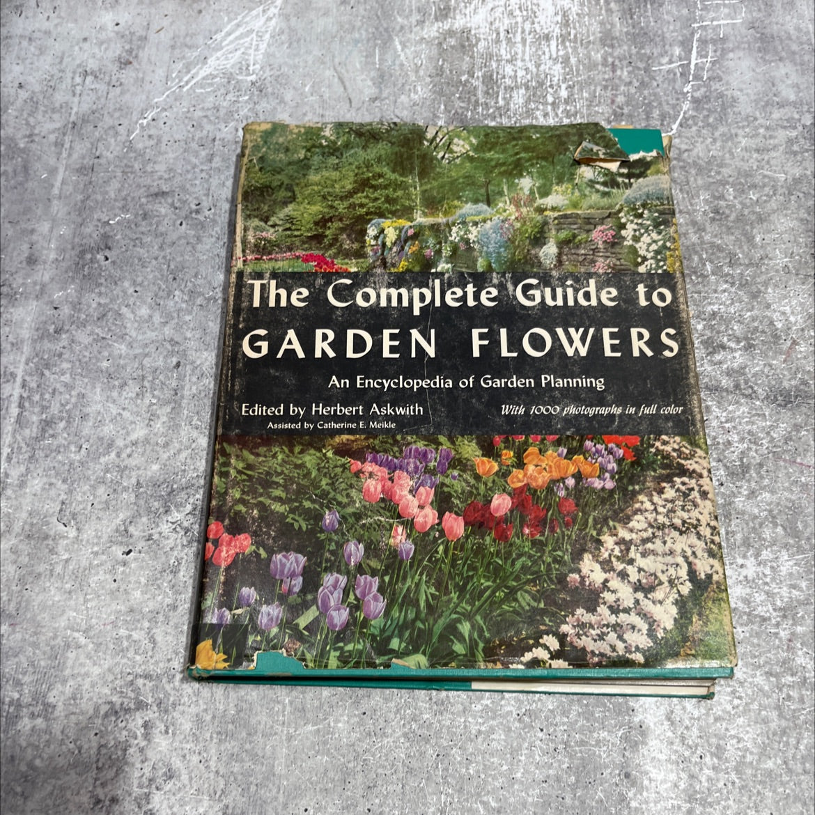 the complete guide to garden flowers book, by herbert askwith, 1972 Hardcover image 1