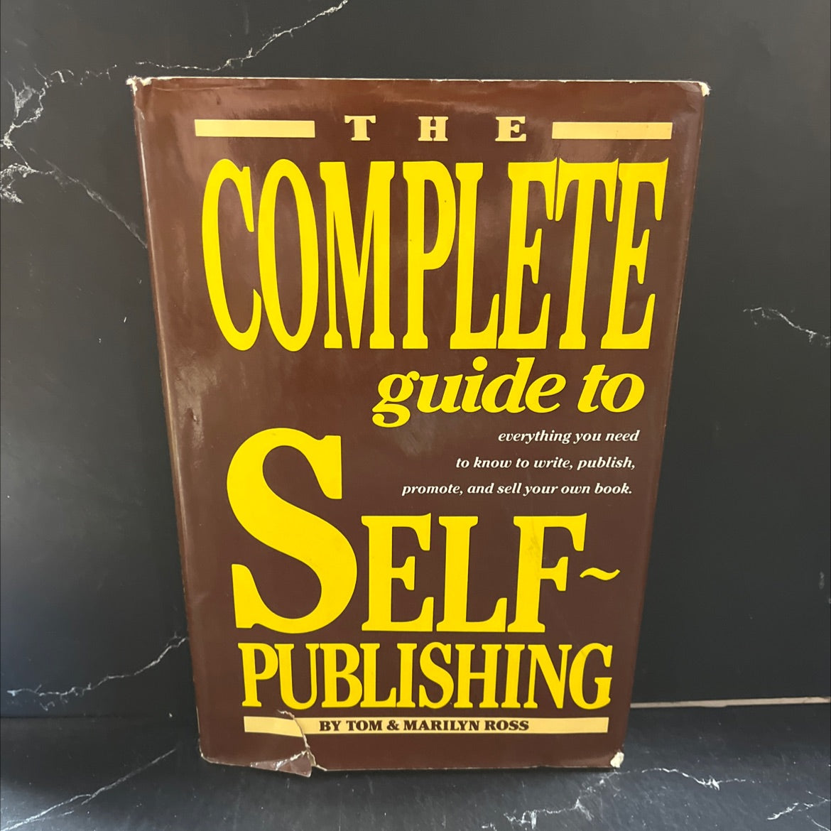 the complete guide to self-publishing book, by tom and marilyn ross, 1985 Hardcover image 1