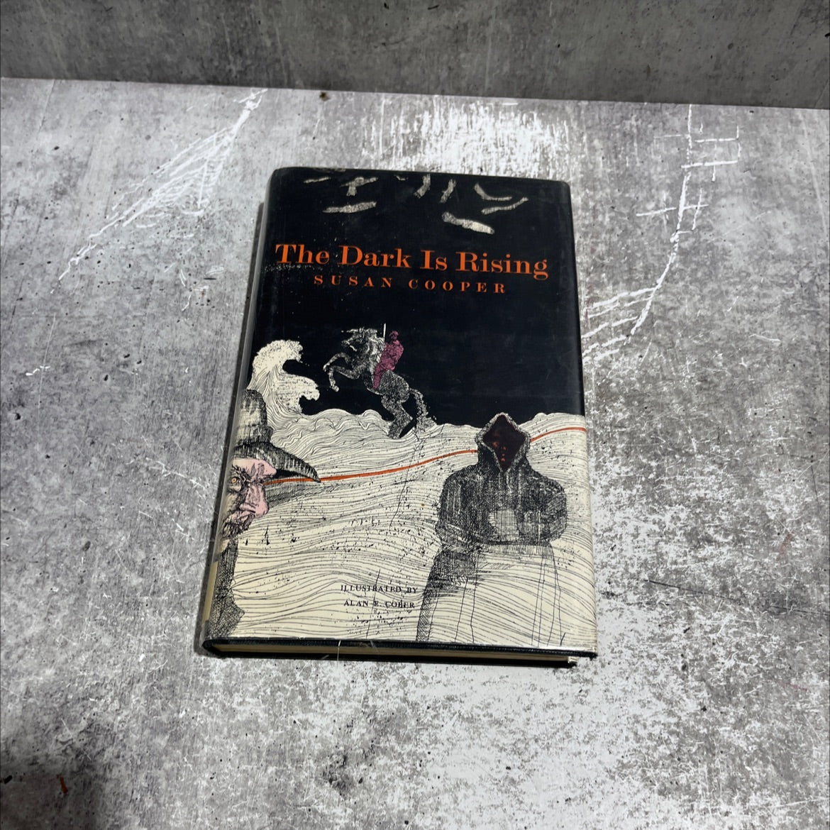 the dark is rising book, by susan cooper, 1973 Hardcover image 1