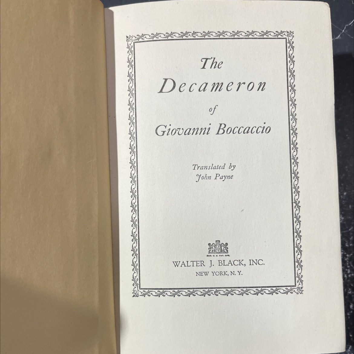 the decameron of giovanni boccaccio book, by giovanni boccaccio, 1970 Hardcover image 2