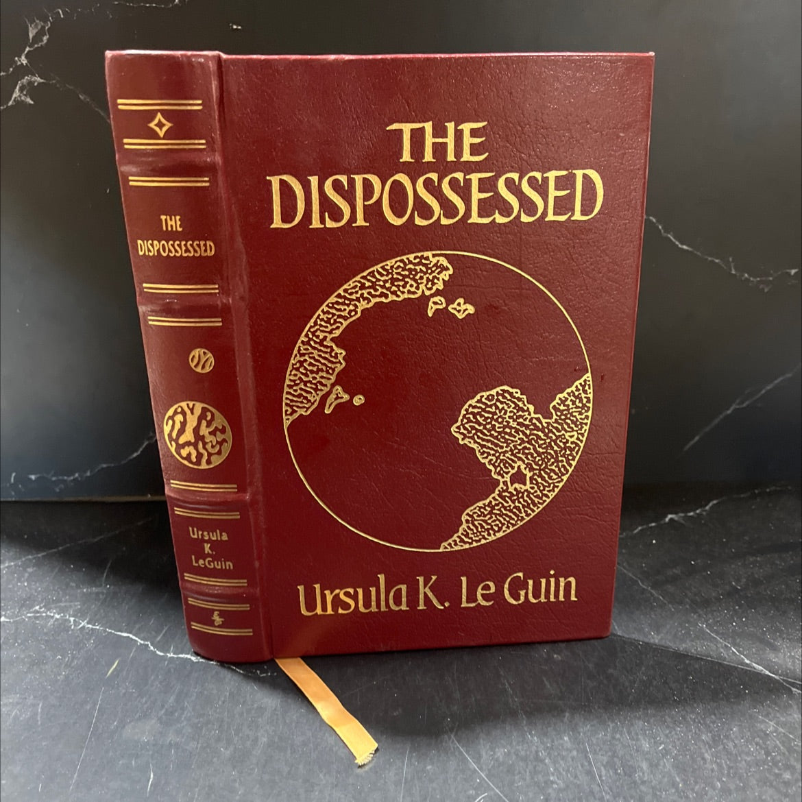 the dispossessed an ambiguous utopia book, by ursula k. le guin, 1986 Leather image 1