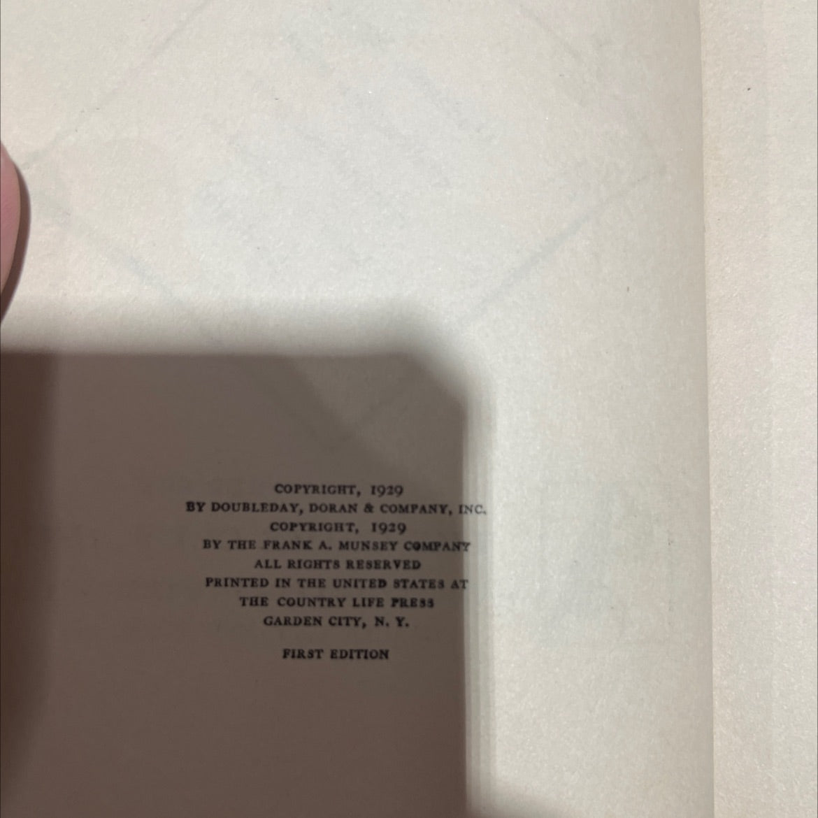 the doctor who held hands book, by hulbert footner, 1929 Hardcover image 3