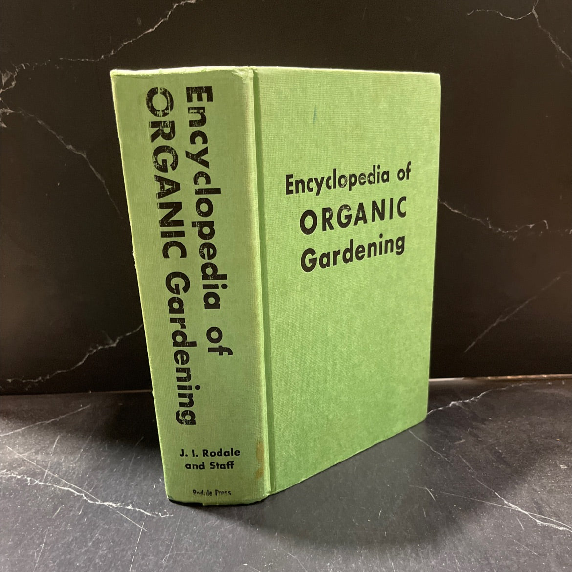 the encyclopedia of organic gardening book, by staff of organic gardening and farming magazine, 1976 Hardcover image 1