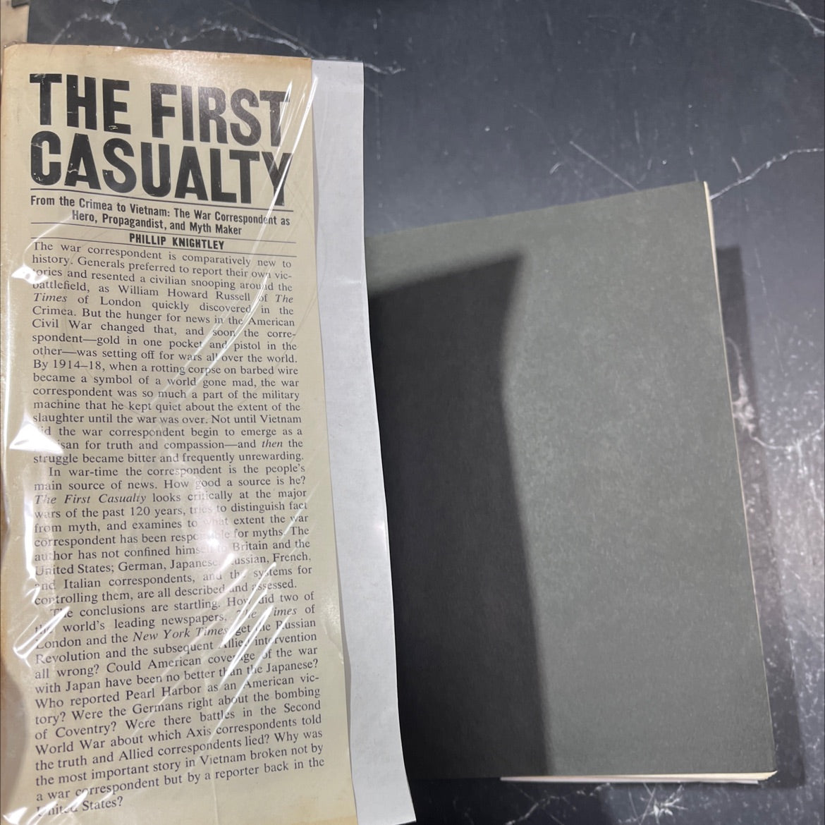 the first casualty book, by phillip knightley, 1975 Hardcover image 4