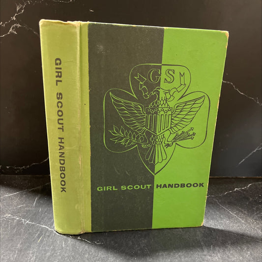 the girl scout handbook book, by unknown, 1957 Hardcover image 1
