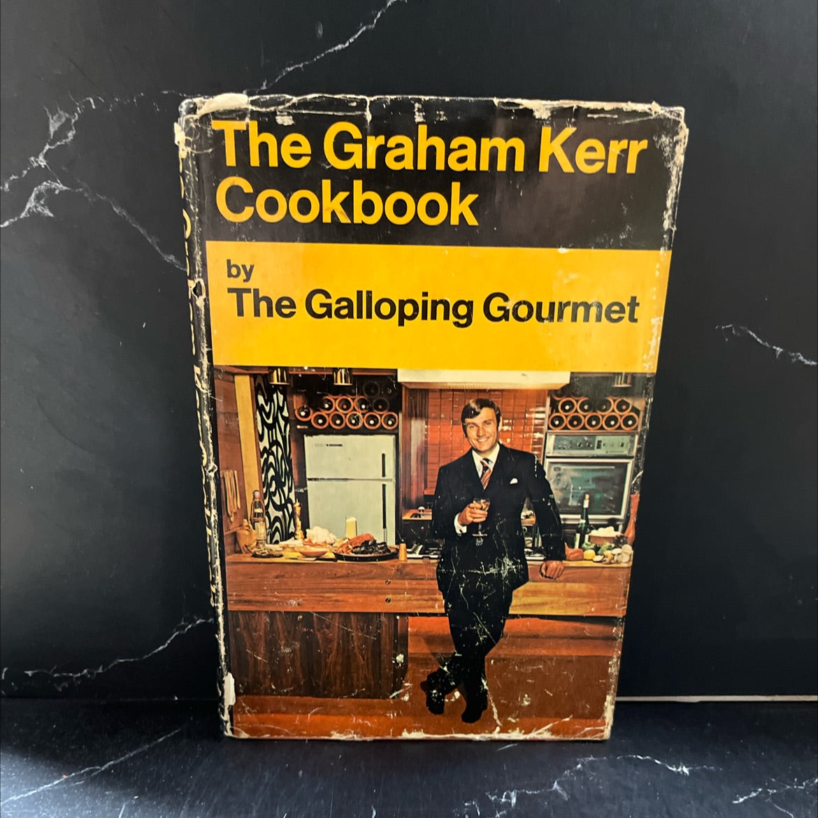 the graham kerr cookbook book, by Graham Kerr, 1970 Hardcover image 1