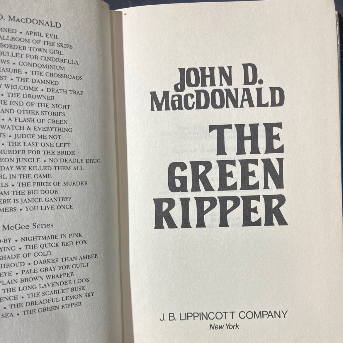 the green ripper book, by john d. macdonald, 1979 Hardcover image 2