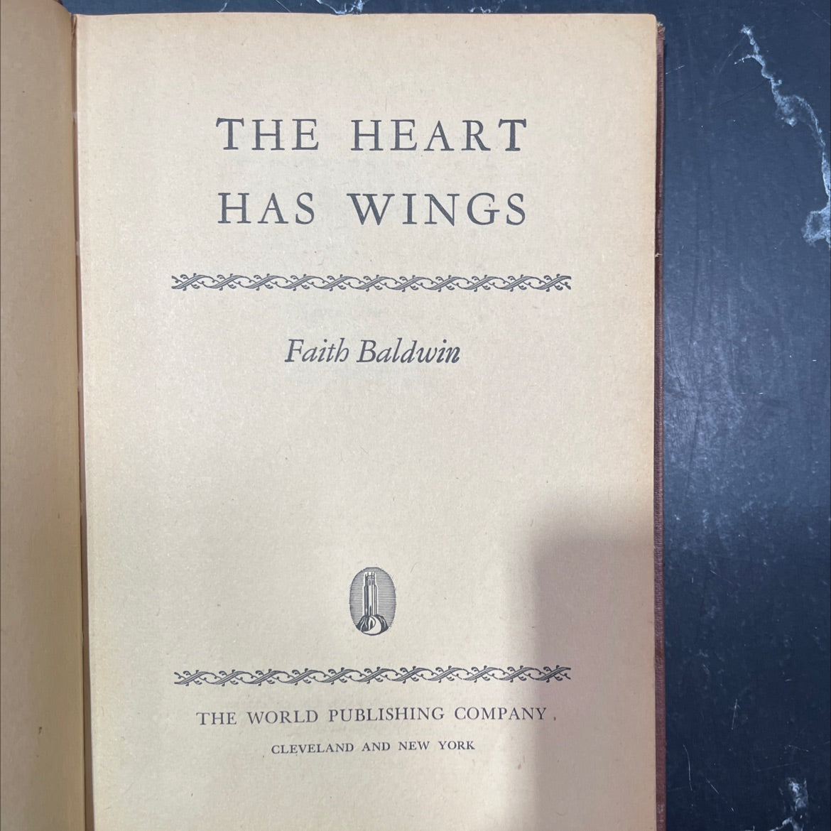 the heart has wings book, by faith baldwin, 1946 Hardcover image 2