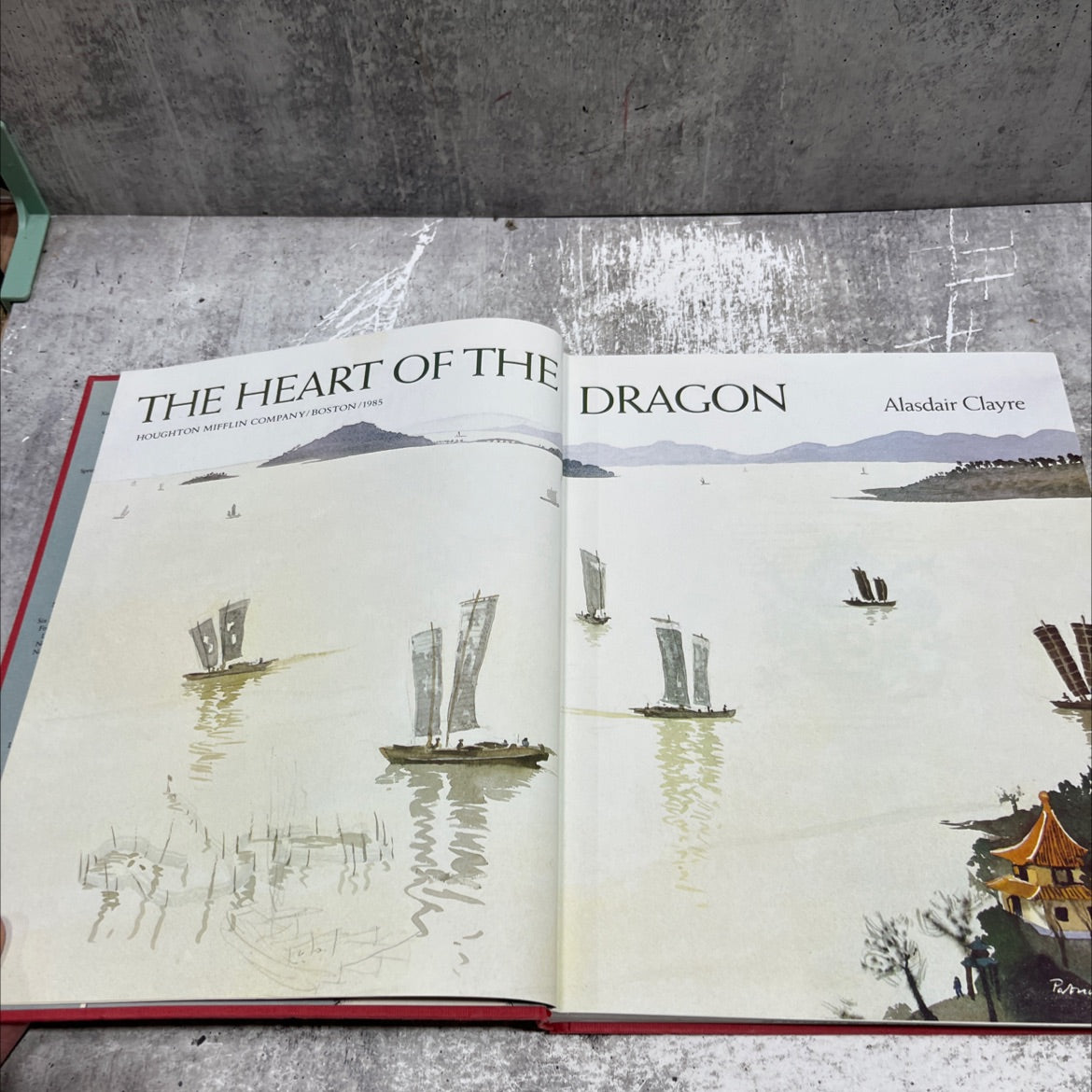 the heart of the dragon book, by Alasdair Clayre, 1985 Hardcover image 2