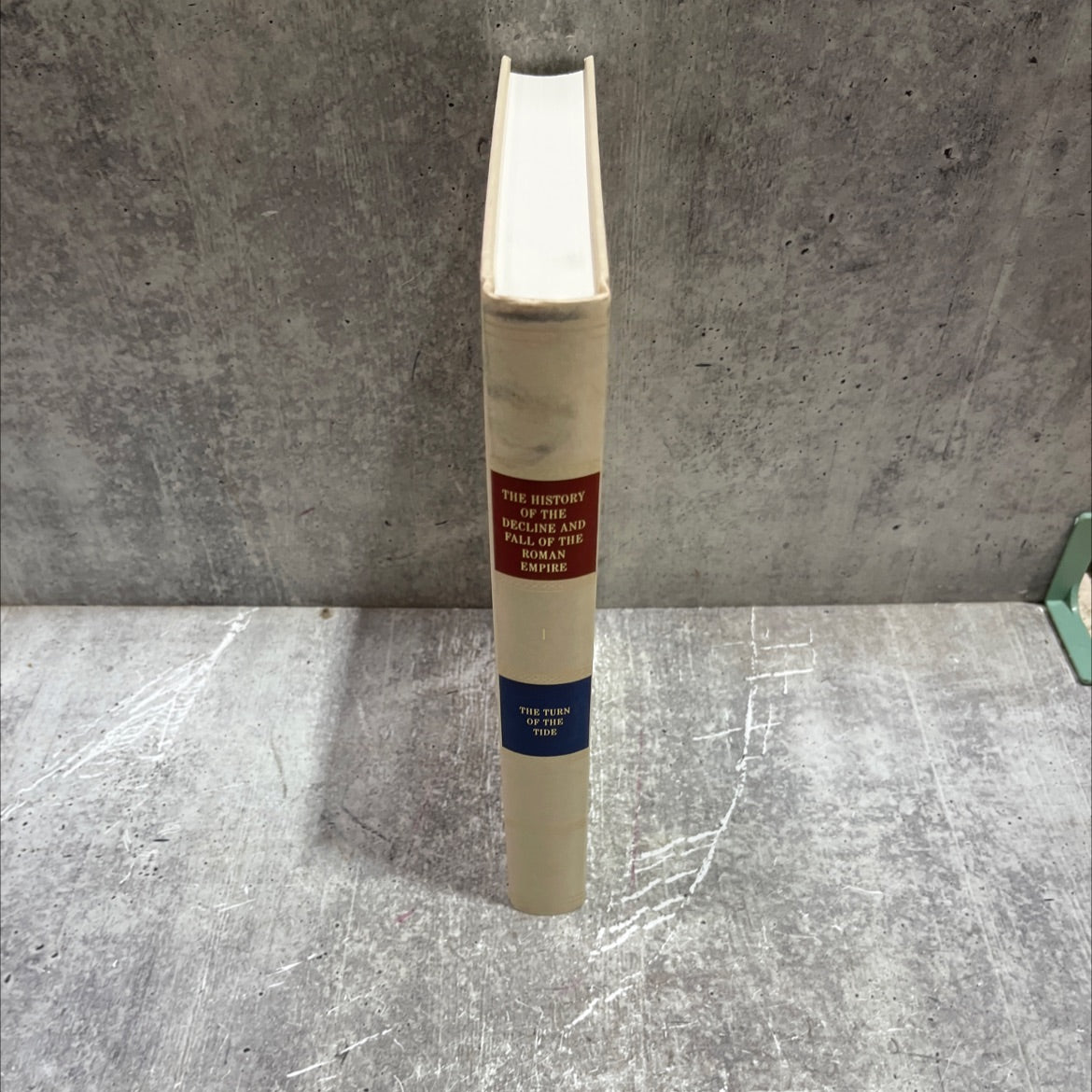the history of the decline and fall of the roman empire volume i the turn of the tide book, by edward gibbon, 2011 image 4