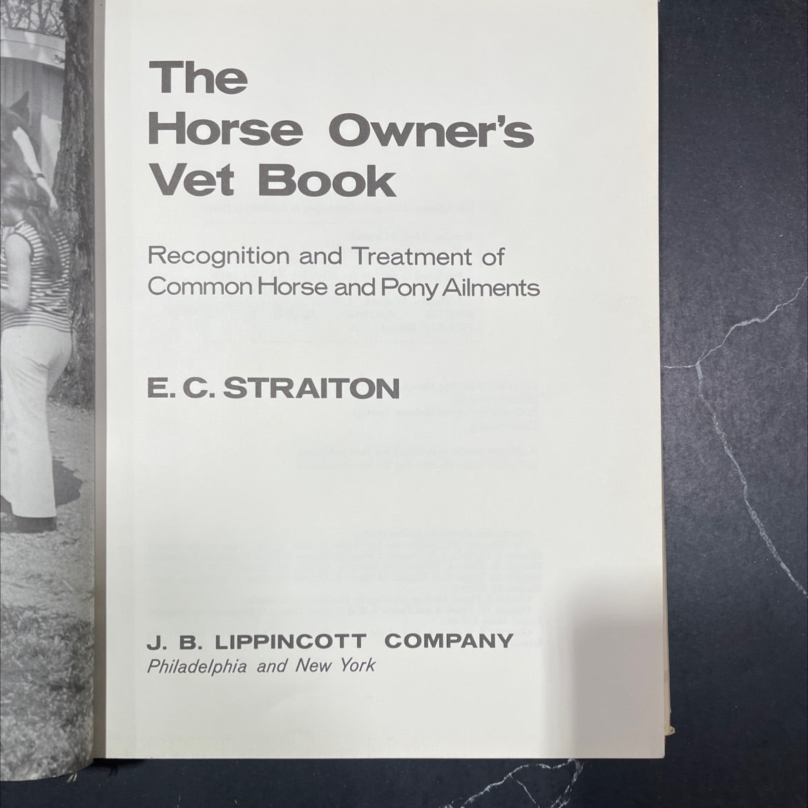 the horse owner's vet book book, by E. C. Straiton, 1973 Hardcover image 2