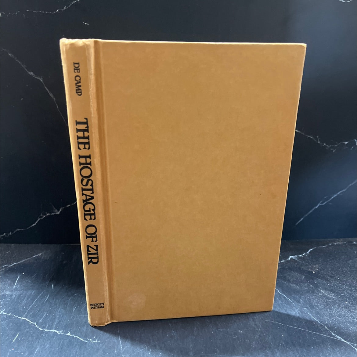 the hostage of zir book, by L. Sprague de Camp, 1977 Hardcover image 1