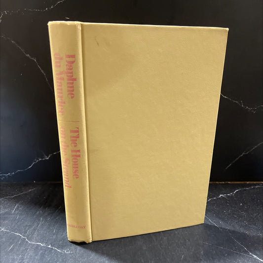 the house on the strand book, by Daphne du Maurier, 1969 Hardcover image 1