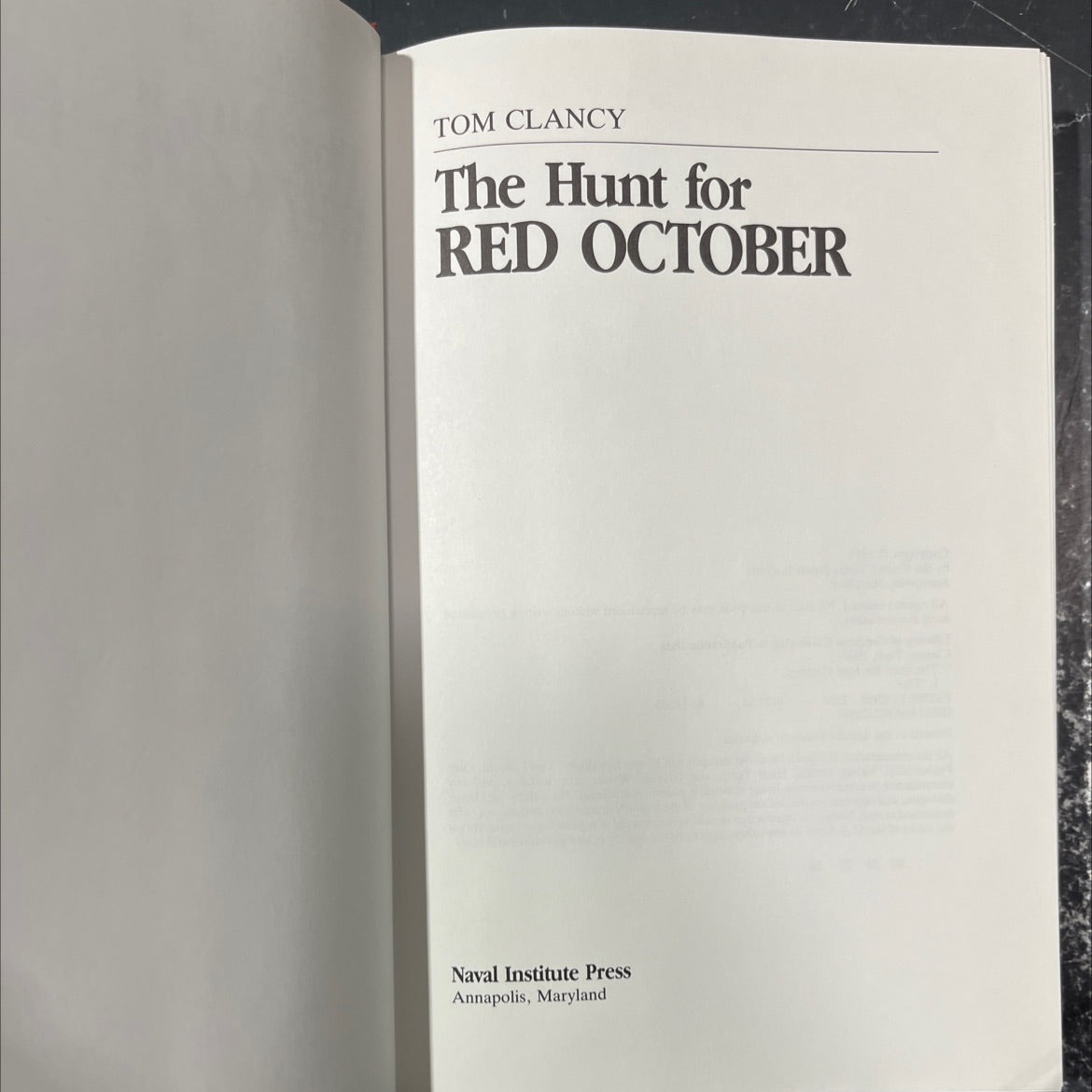 the hunt for red october book, by Tom Clancy, 1984 Hardcover image 2