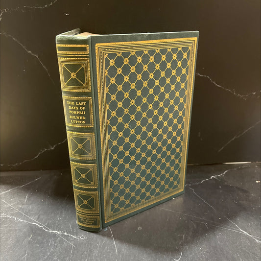 the last days of pompeii book, by sir edward g. e. bulwer-lytton, 1946 Hardcover image 1