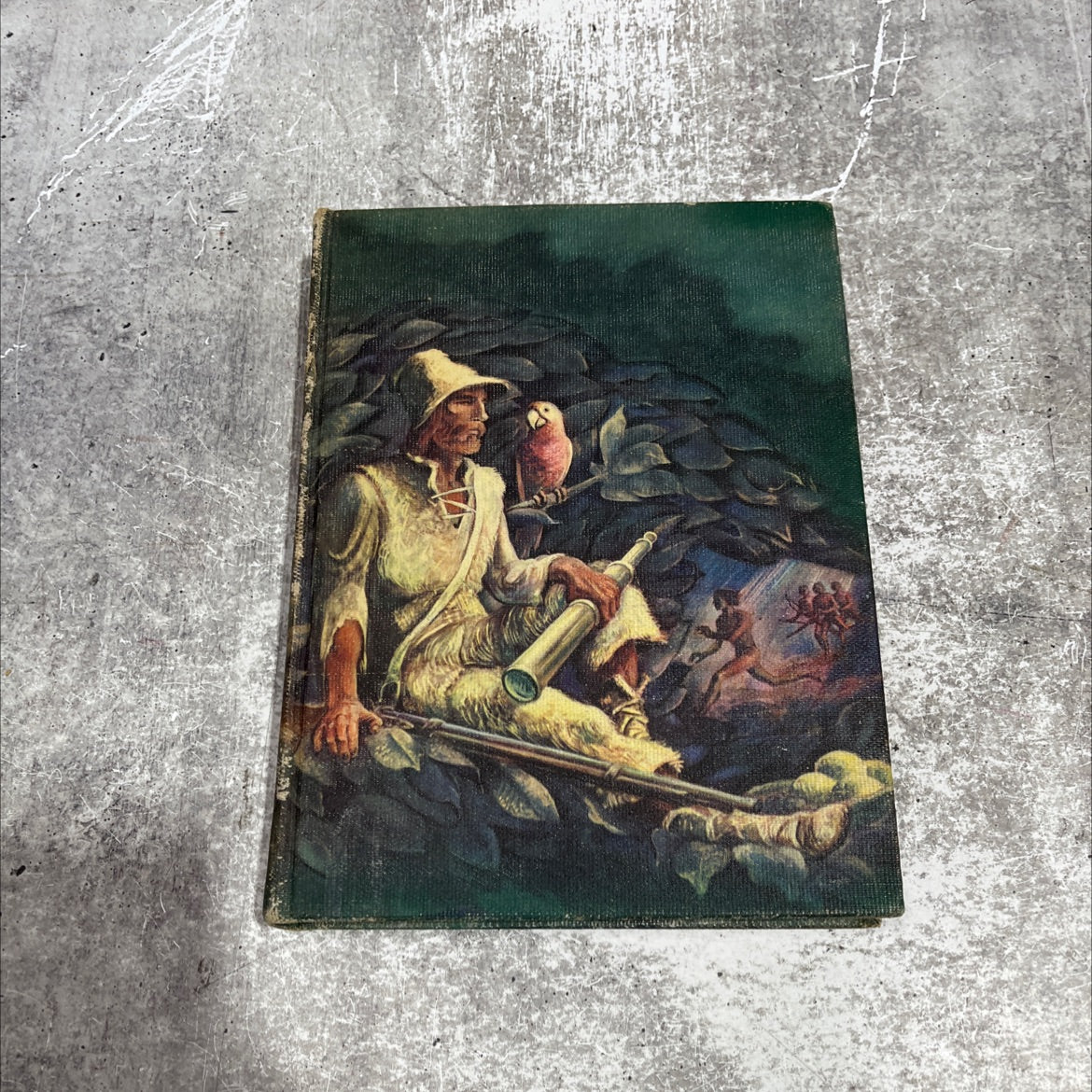 the life and strange surprising adventures of robinson crusoe book, by daniel defoe, 1946 Hardcover image 1