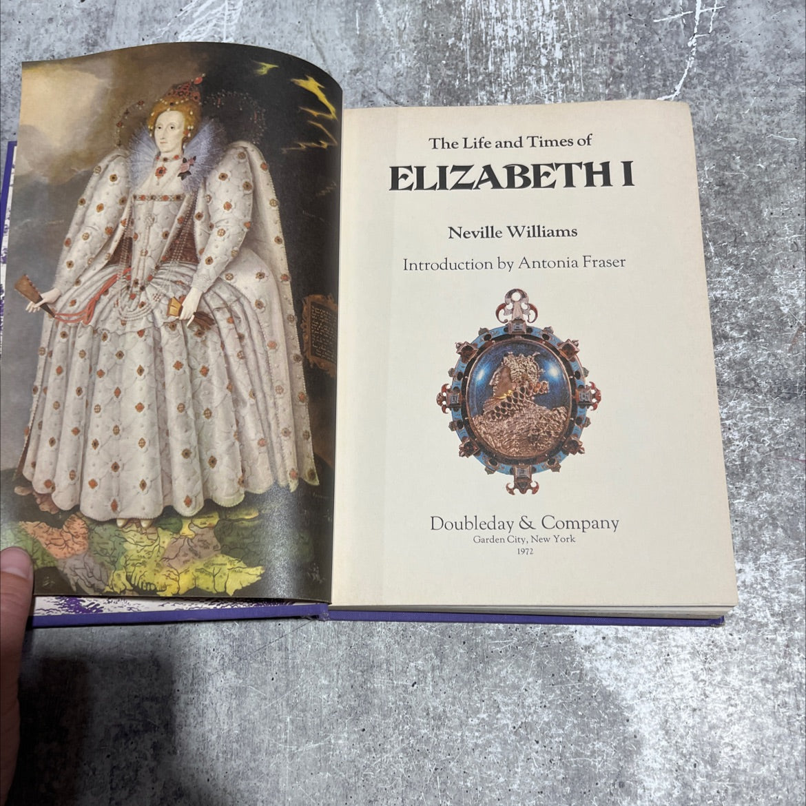 the life and times of elizabeth i book, by neville williams, 1972 Hardcover image 2