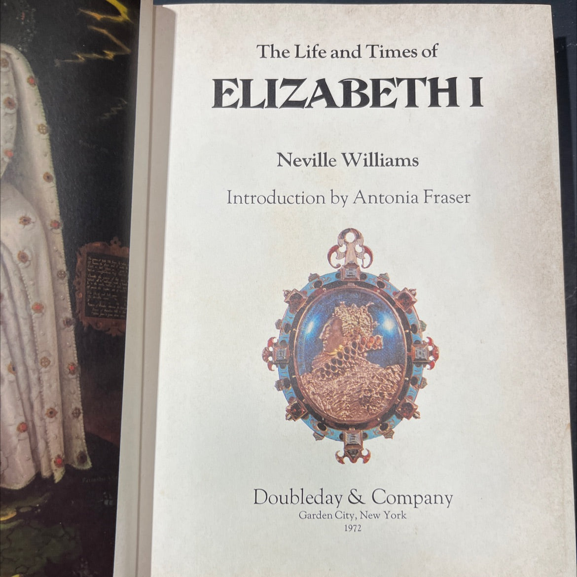the life and times of elizabeth i book, by neville williams, 1972 Hardcover image 2