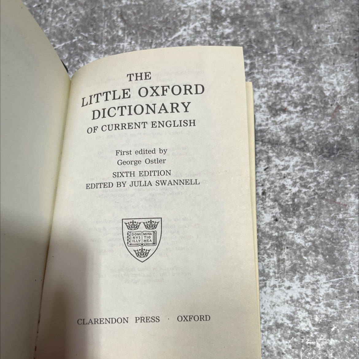 the little oxford dictionary of current english book, by george ostler, julia swannell, 1986 Leather image 2