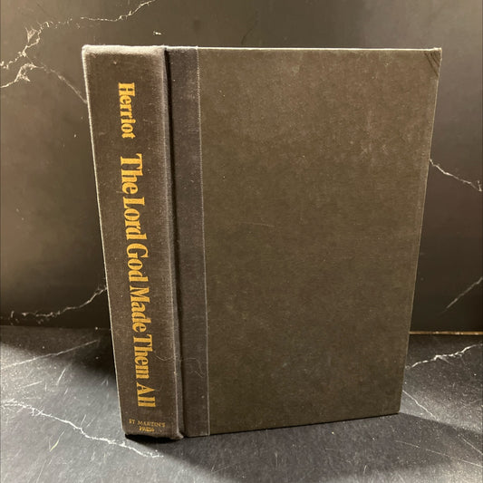 the lord god made them all book, by james herriot, 1981 Hardcover image 1