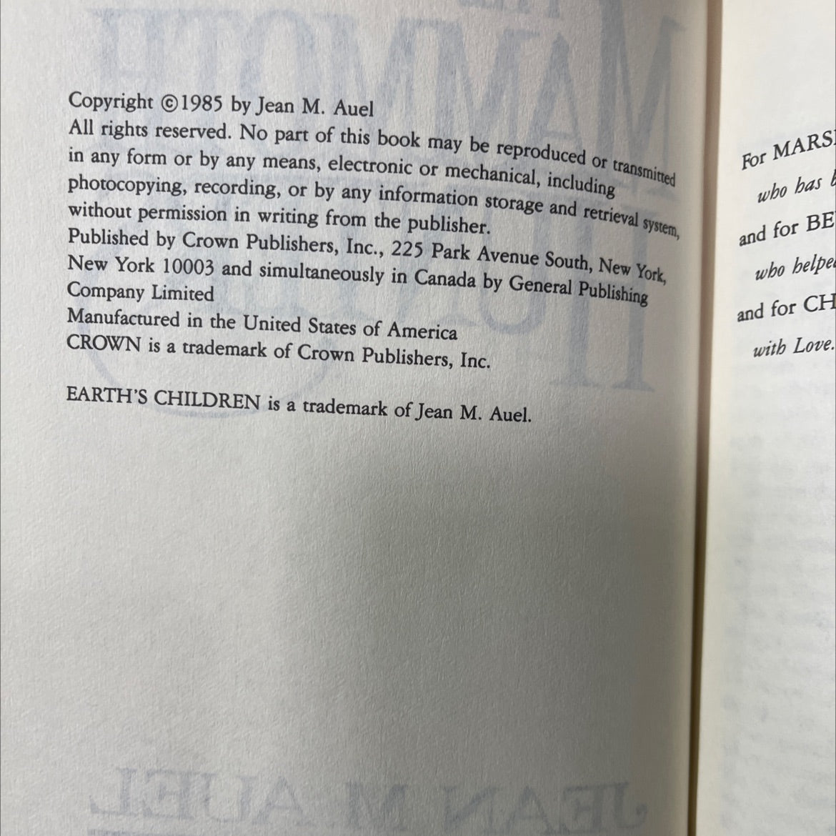the mammoth hunters book, by jean m. auel, 1985 Hardcover image 3