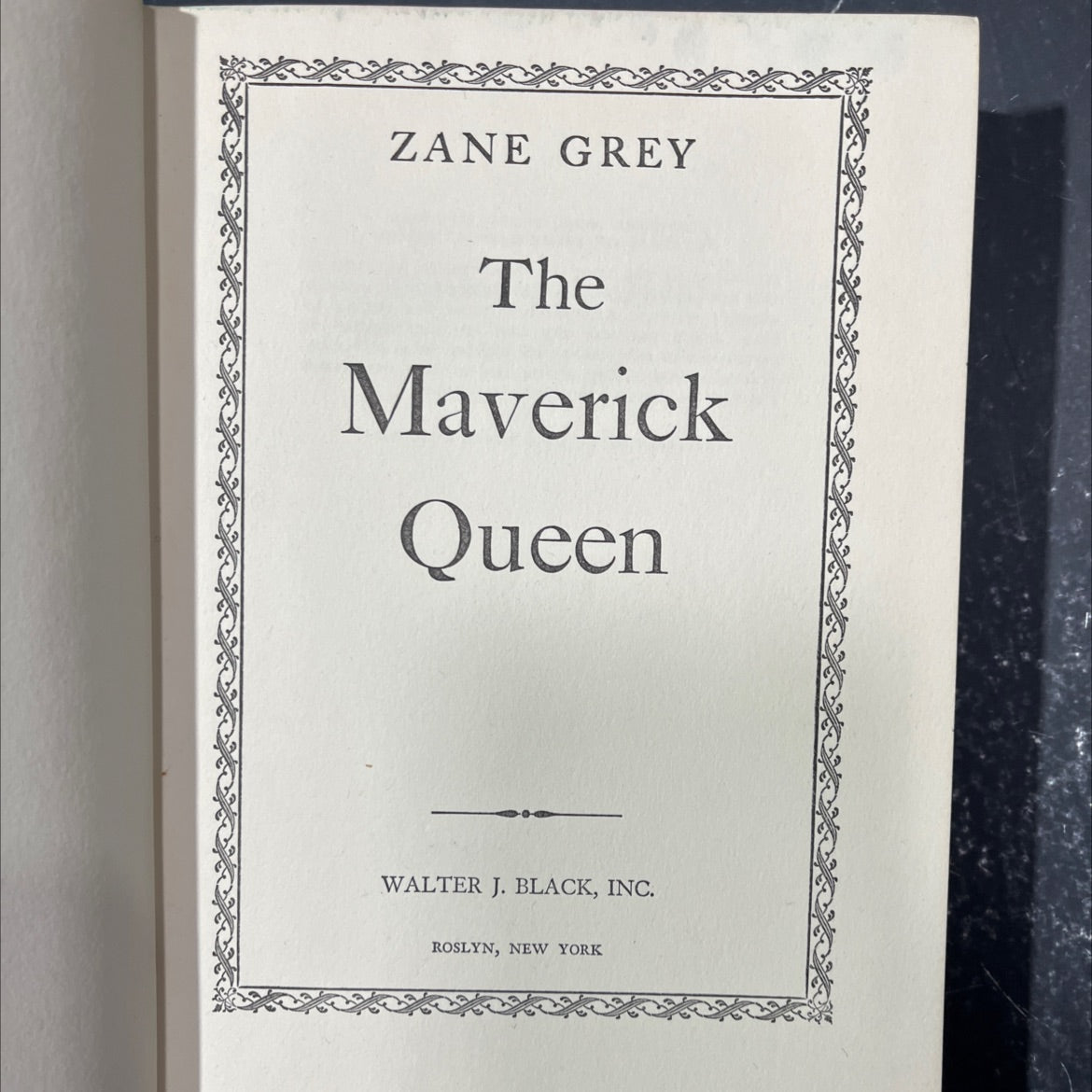 the maverick queen book, by zane grey, 1950 Hardcover image 2