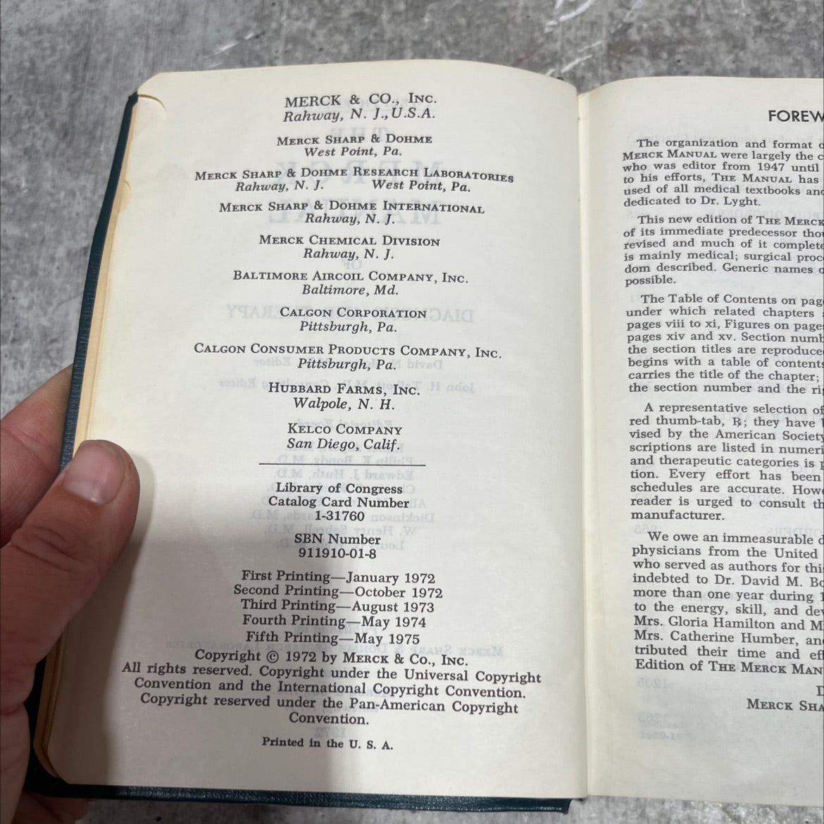 the merck manual of diagnosis and therapy book, by david n. holvey, m.d., 1972 Hardcover image 3