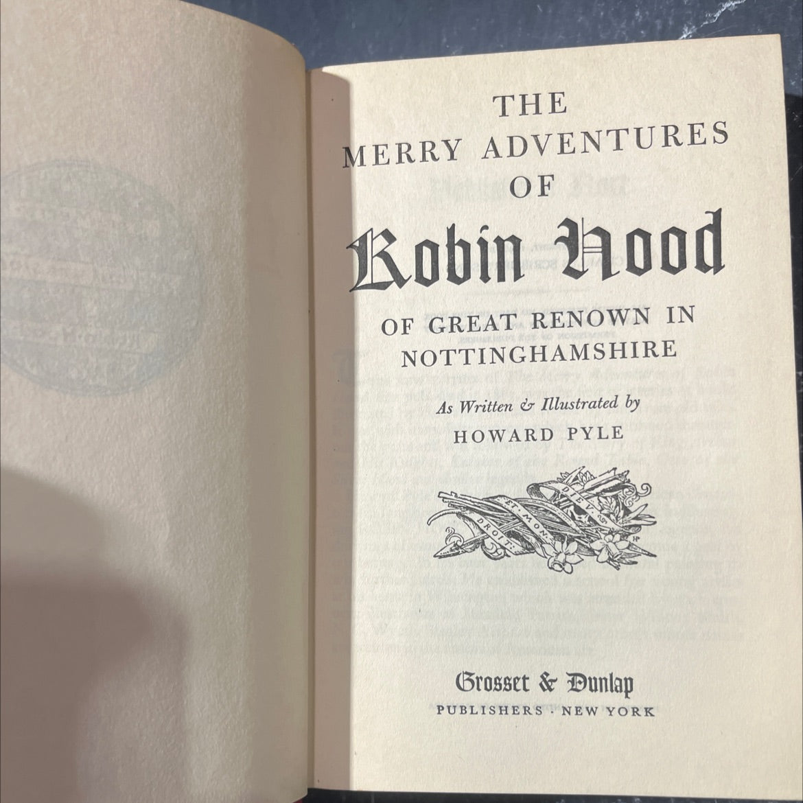 the merry adventures of robin hood of great renown in nottinghamshire book, by howard pyle, 1946 Hardcover image 2
