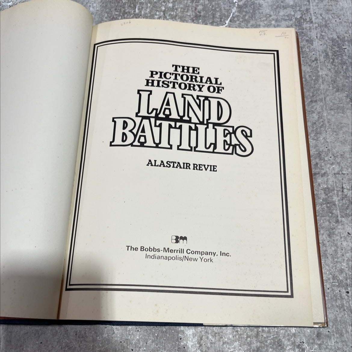 the pictorial history of land battles book, by alastair revie, 1974 Hardcover image 2