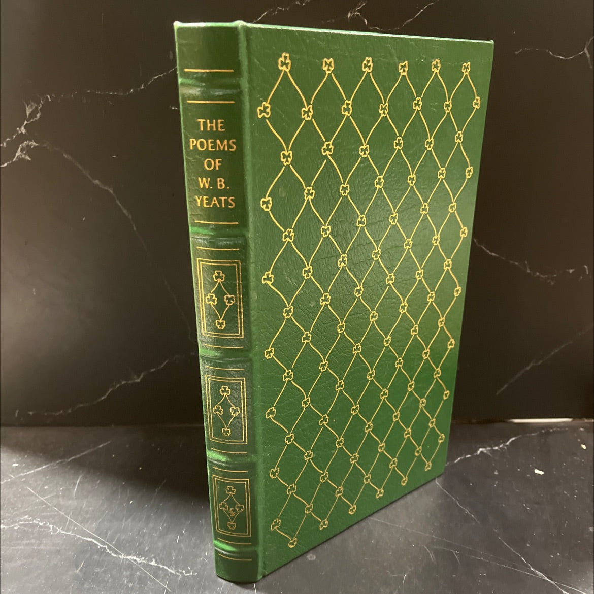 the poems of w. b. yeats book, by w. b. yeats, 1976 Leather image 1