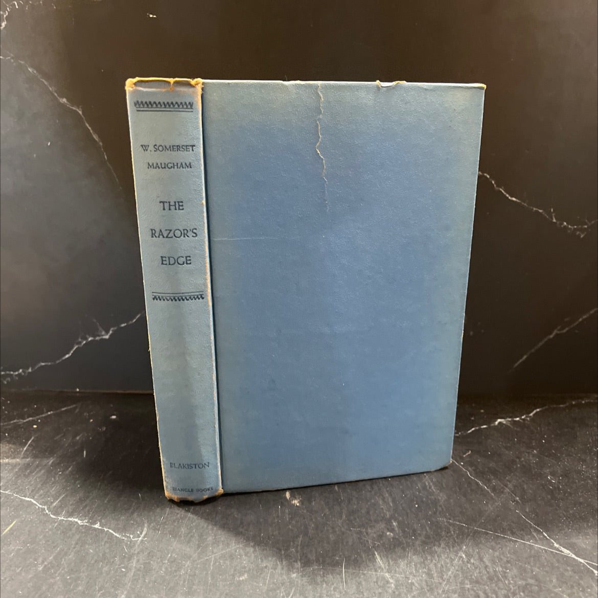 the razor's edge book, by w. somerset maugham, 1946 Hardcover image 1