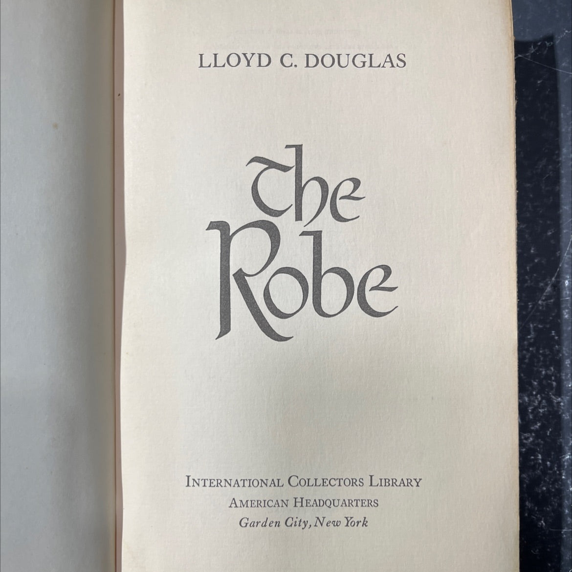 the robe book, by lloyd c. douglas, 1942 Hardcover image 2