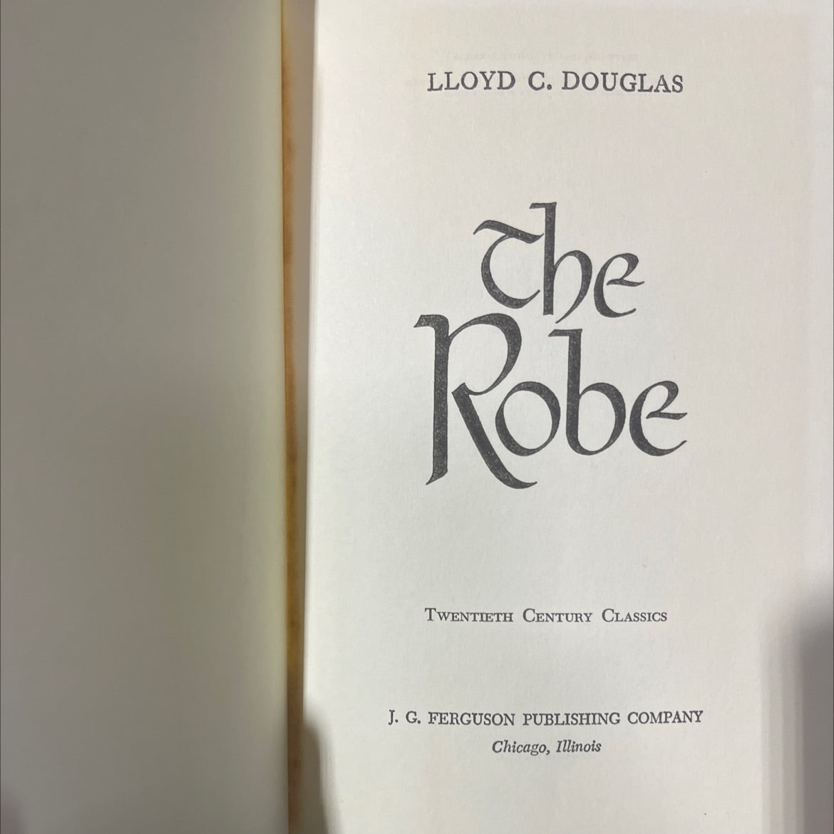 the robe book, by lloyd c. douglas, 1942 Hardcover image 2