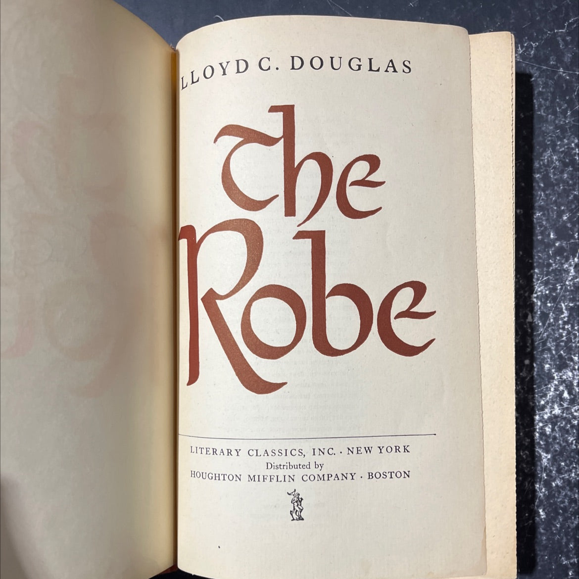 the robe book, by lloyd c. douglas, 1943 Hardcover image 2