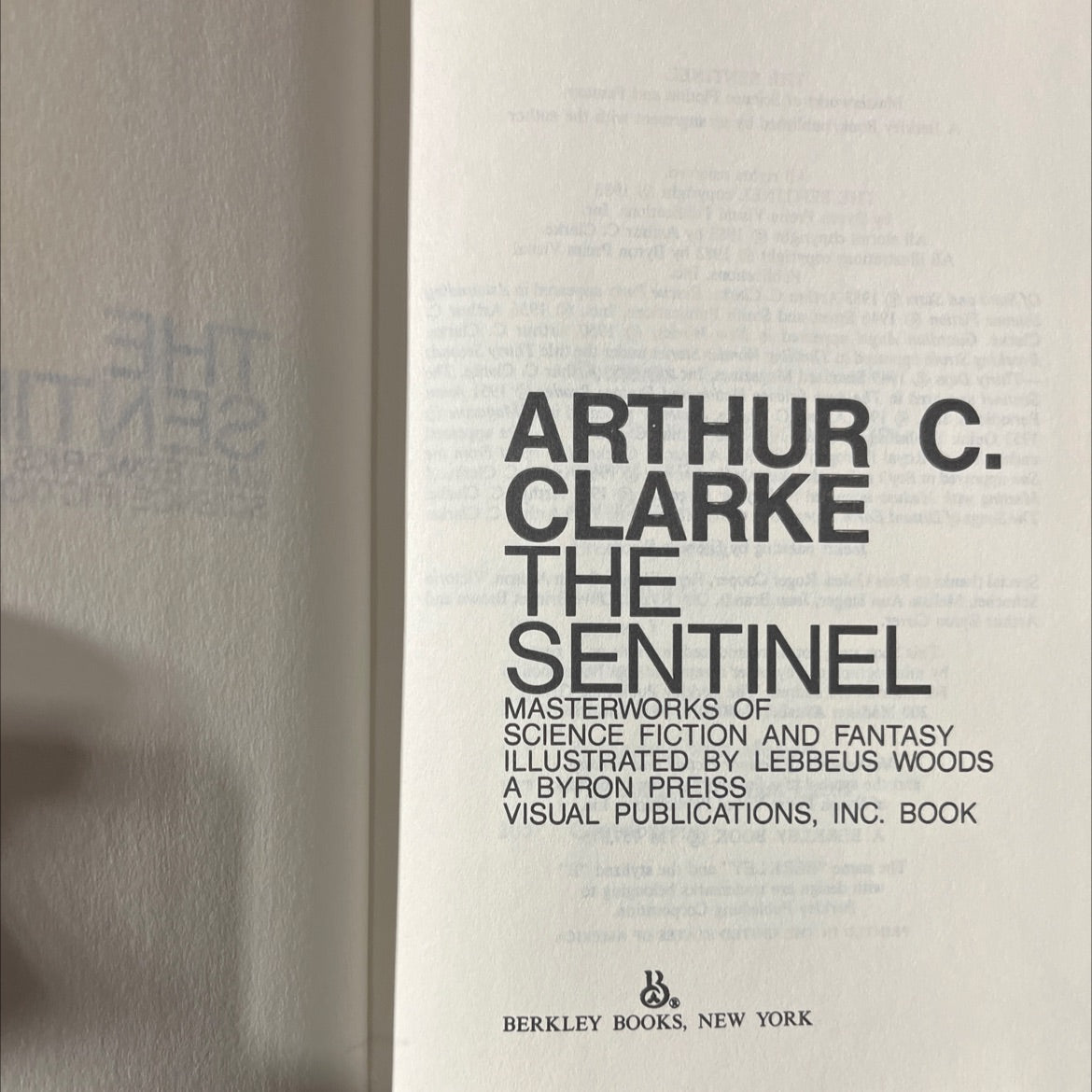 the sentinel book, by arthur c. clarke, 1983 Hardcover image 2