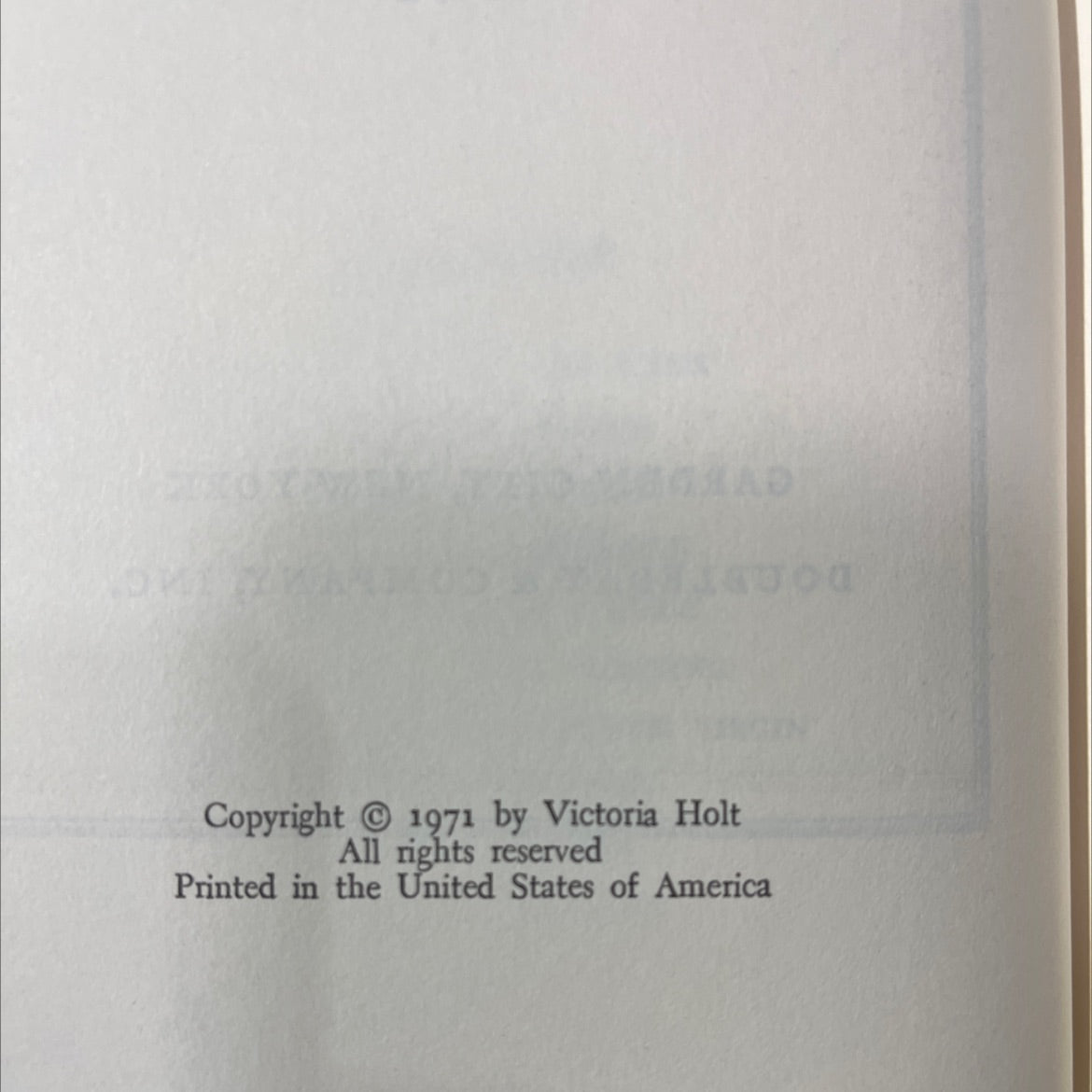 the shadow of the lynx book, by victoria holt, 1971 Hardcover image 3