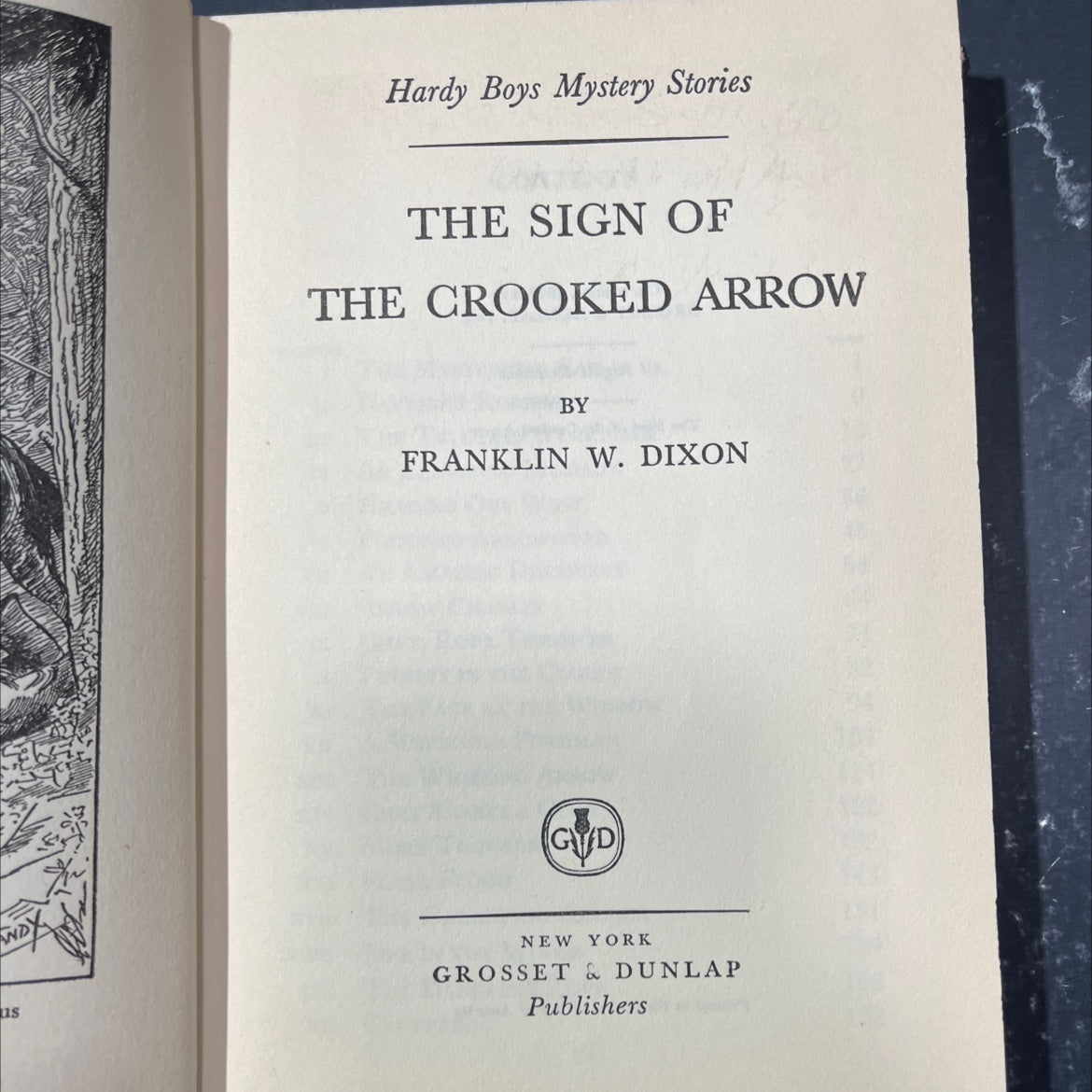 the sign of the crooked arrow book, by franklin w. dixon, 1949 Hardcover image 2