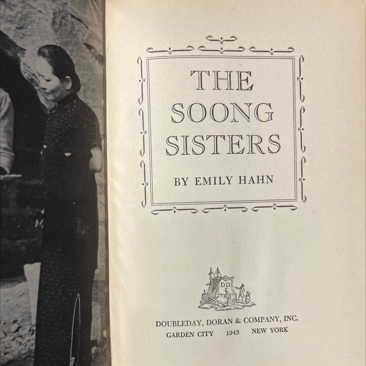the soong sisters book, by emily hahn, 1943 Hardcover image 2