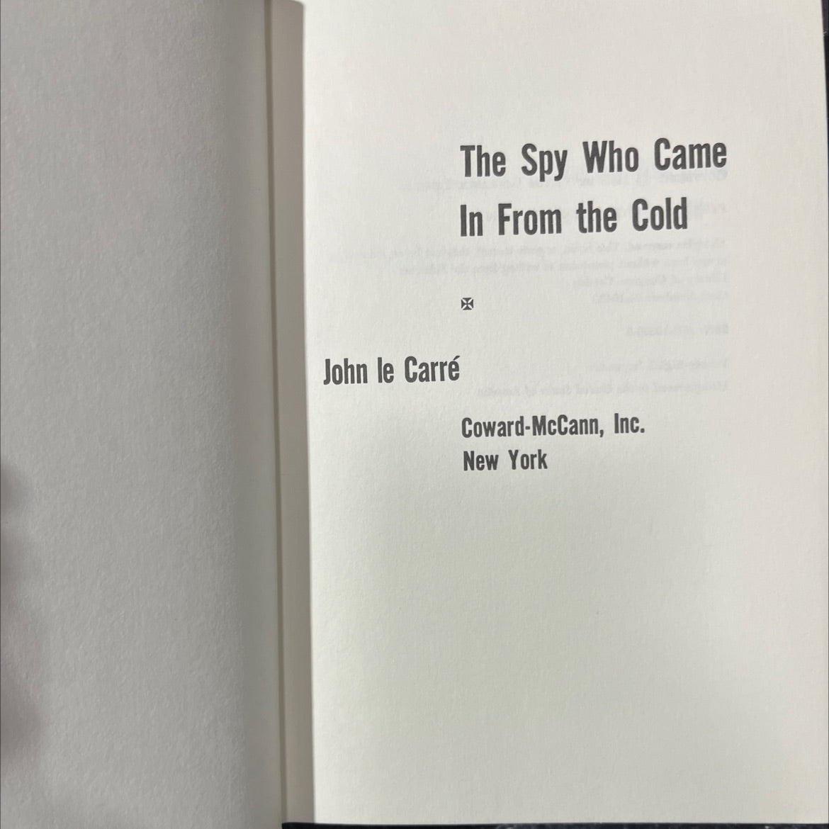 the spy who came in from the cold book, by John le Carré, 1964 Hardcover image 2